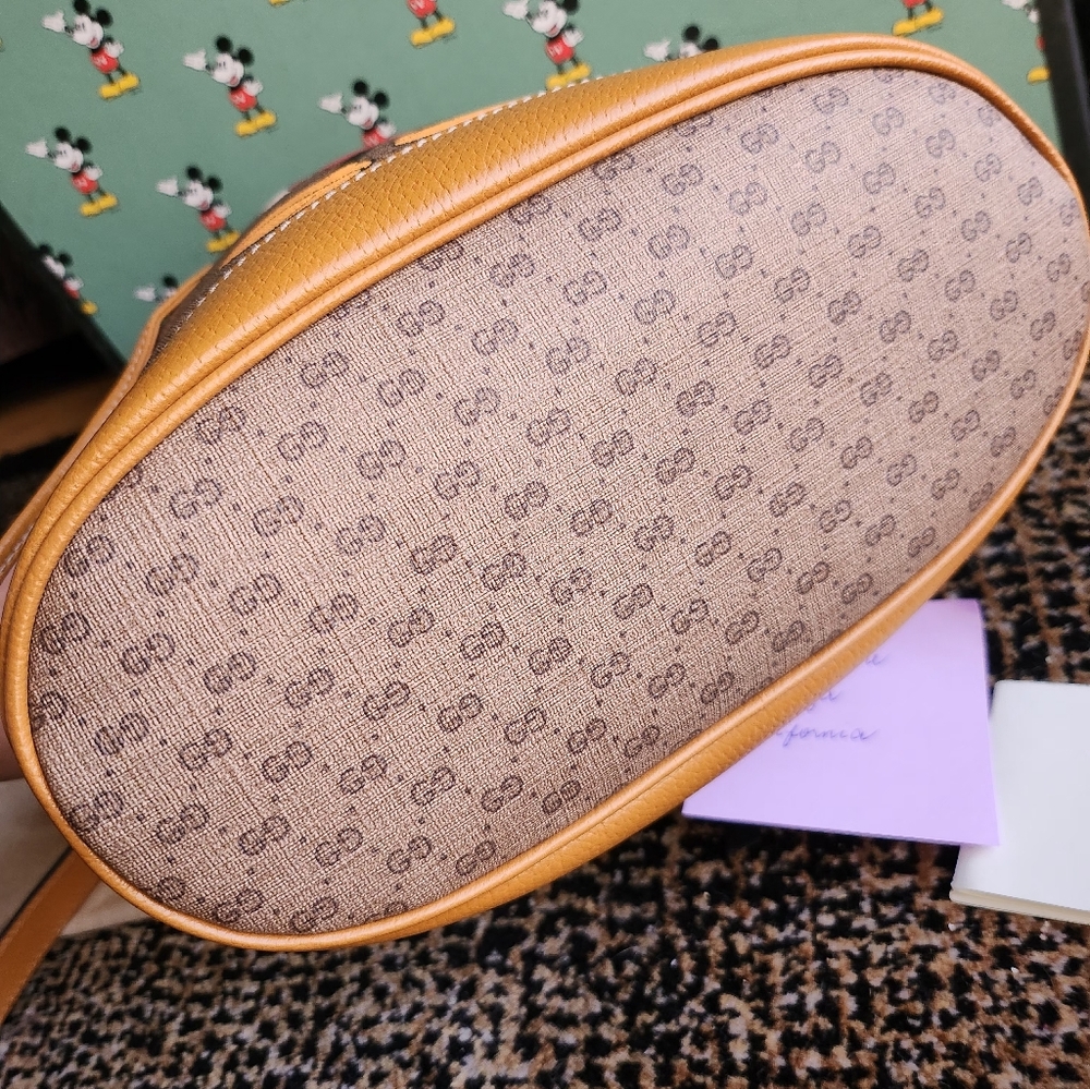 Gucci x Disney Mickey Bucket Bag - Picture 9 of 12